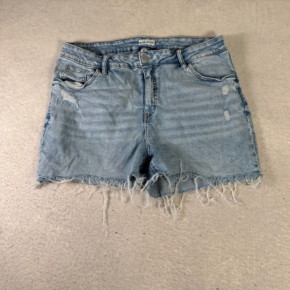 Ava & Viv Denim Shorts Womens 18W Light Blue Excellent Distressed Raw Hem